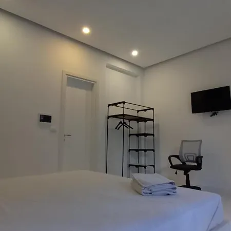 Relino House 2 Daire Saranda